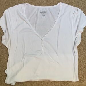 Old Navy White V-Neck Short Sleeve Tee